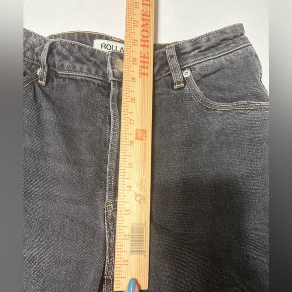 ROLLA'S Classic Flare Crop in Shadow.  Charcoal Washed Black Denim. Raw Hem. - Picture 9 of 11